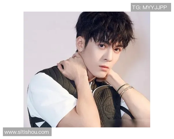 年轻足球明星的颜值魅力与青春风采的完美结合